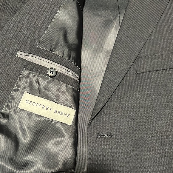 Dark grey wool suit. - Picture 2 of 6